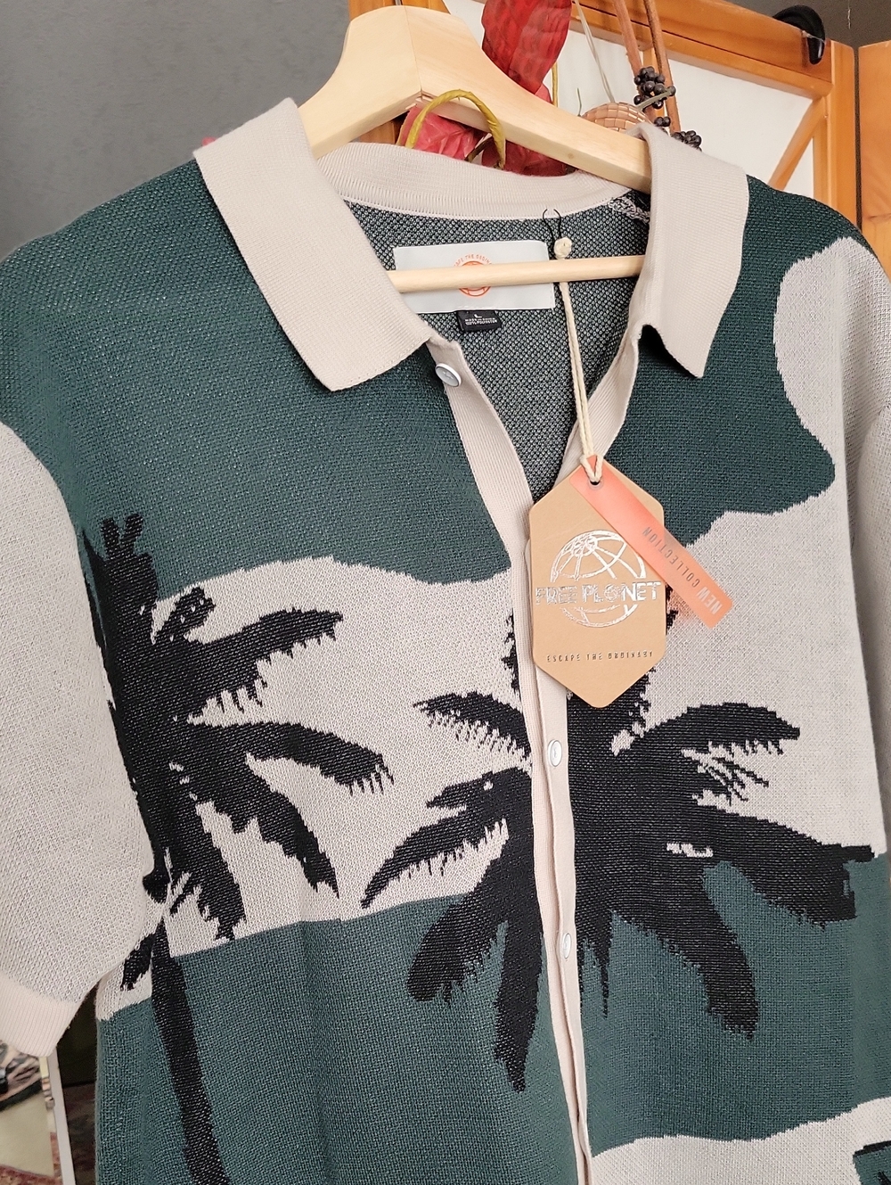 Free Planet Short-Sleeve Cardigan Polo in Green, Beige and Black